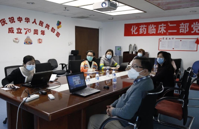 應(yīng)急工作組正在討論治療新型冠狀病毒肺炎品種的審評。