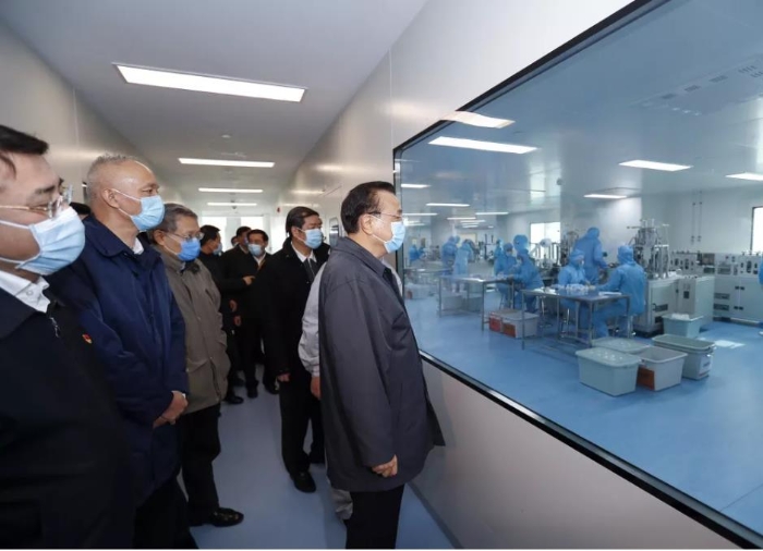 李克強專程到北京海淀督戰(zhàn)口罩生產(chǎn)