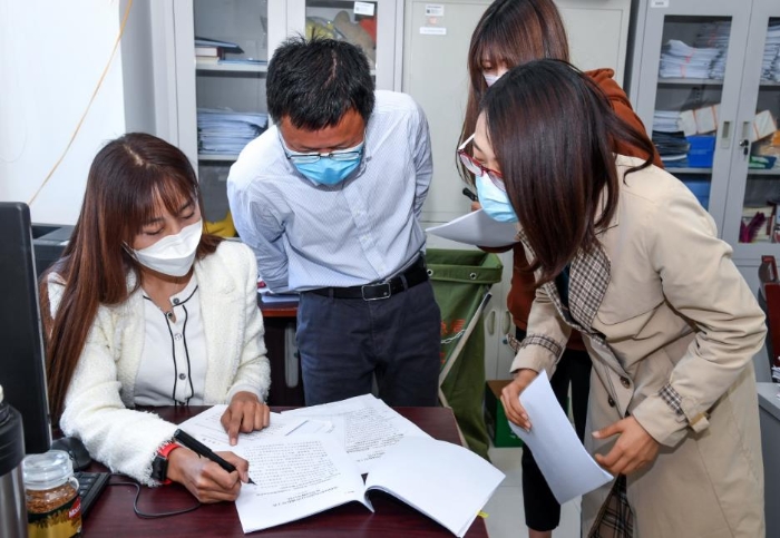 新聞工作組青年干部工作照