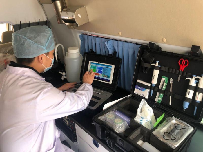 蘭州市城關(guān)區(qū)：檢測(cè)車“上門”抽檢 全力保障食品安全