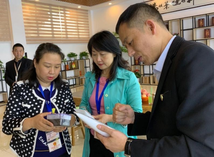 貴陽市市場監(jiān)管局檢查“非特”化妝品備案企業(yè)