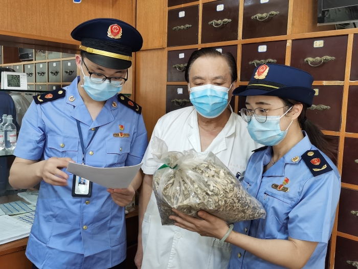 湖州南潯開展梅雨季節(jié)中藥飲片質(zhì)量專項檢查