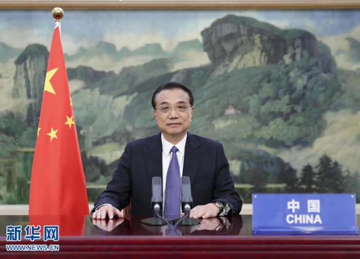 6月4日晚，國務院總理李克強在全球疫苗峰會視頻會議上發(fā)表致辭。 新華社記者 丁海濤 攝