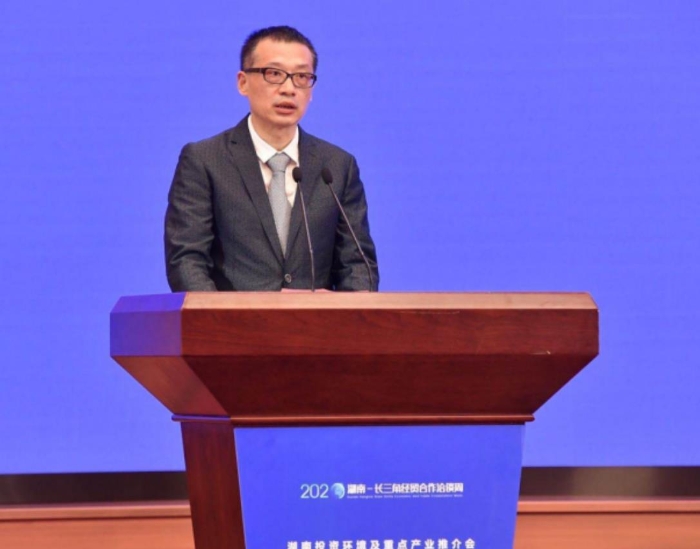 圖為梁毅恒推介湖南生物醫(yī)藥產(chǎn)業(yè)鏈。