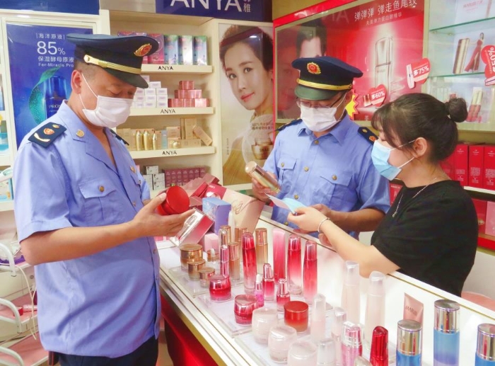 圖為檢查現(xiàn)場(chǎng)。