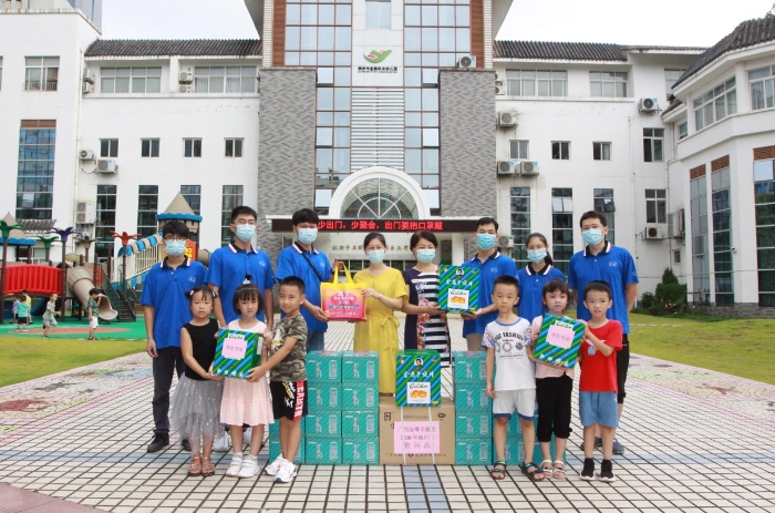 圖為慰問(wèn)活動(dòng)現(xiàn)場(chǎng)。（吳東 攝）