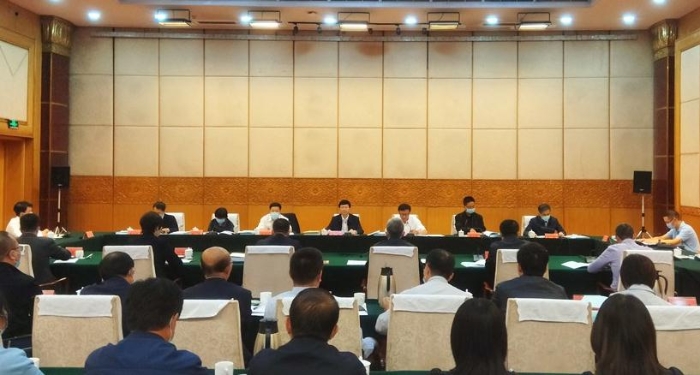 李利在內(nèi)蒙古調(diào)研藥品監(jiān)管工作。