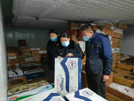 圖為檢查現(xiàn)場。