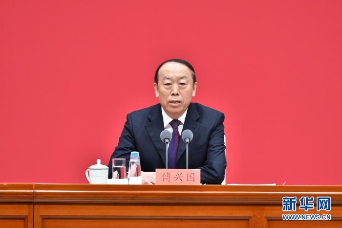 　　3月23日，中共中央在北京舉行新聞發(fā)布會，介紹中國共產(chǎn)黨成立100周年慶祝活動有關(guān)情況，并答記者問。這是中央組織部副部長傅興國在發(fā)布會上介紹有關(guān)情況。新華社記者 李鑫 攝