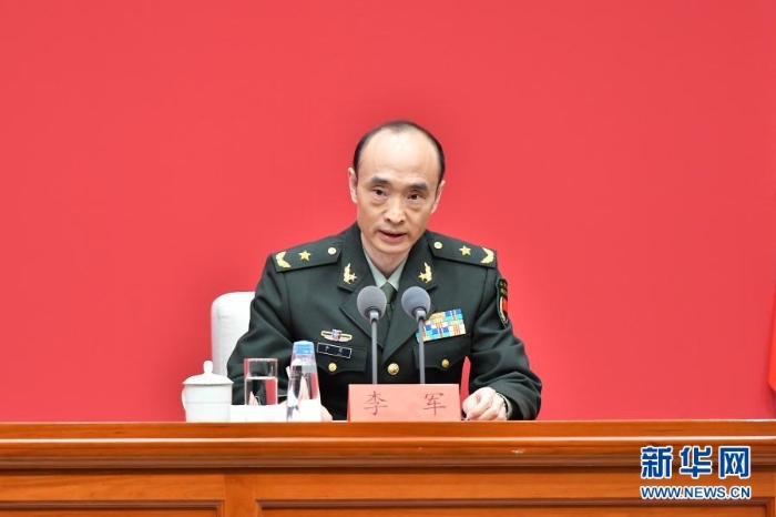 3月23日，中共中央在北京舉行新聞發(fā)布會，介紹中國共產(chǎn)黨成立100周年慶?；顒佑嘘P(guān)情況，并答記者問。這是中央軍委政治工作部主任助理李軍在發(fā)布會上介紹有關(guān)情況。新華社記者 李鑫 攝