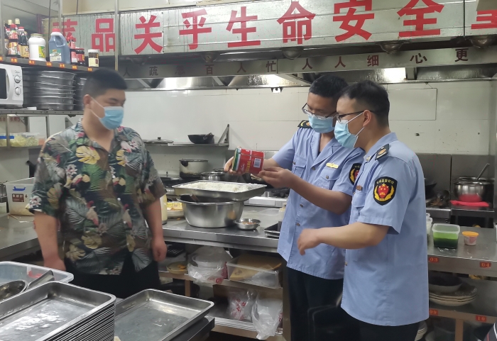 圖為檢查現(xiàn)場(chǎng)。