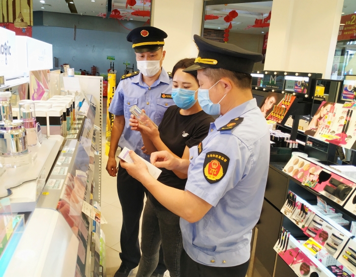 圖為執(zhí)法現(xiàn)場(chǎng)。