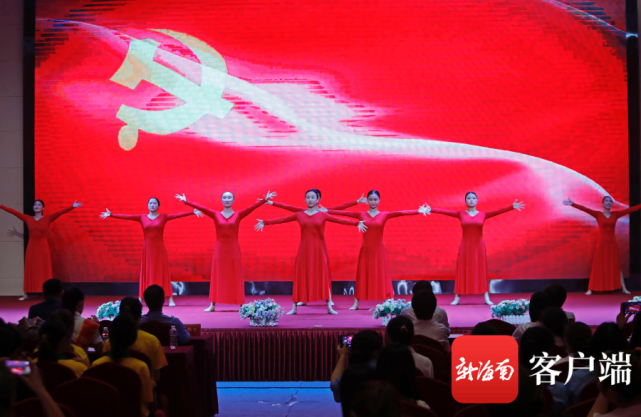 現(xiàn)場(chǎng)演出。記者 汪承賢攝