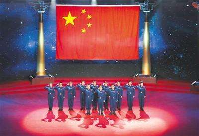 這是中國人民解放軍航天員的資料照片。新華社發(fā)