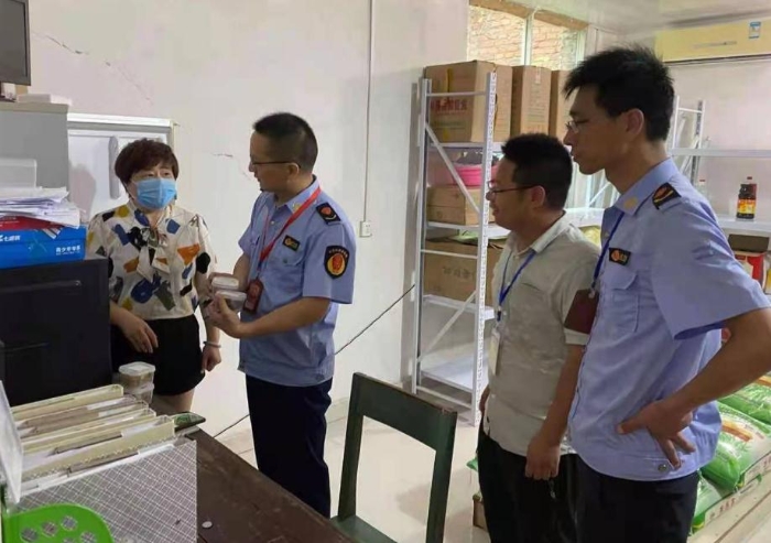 圖為檢查現(xiàn)場。