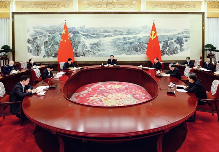 2020年12月24日至25日，中共中央政治局召開民主生活會，中共中央總書記習近平主持會議并發(fā)表重要講話?！⌒氯A社記者 鞠鵬/攝