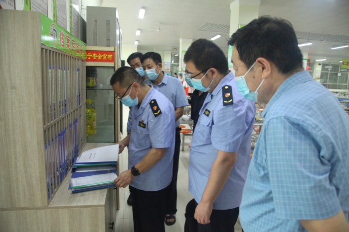 圖為檢查現(xiàn)場。