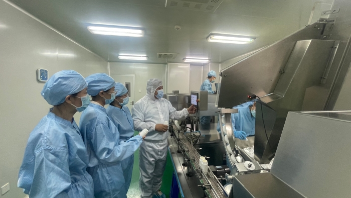 圖為檢查現(xiàn)場。（葉陽歡 攝）