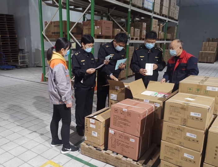 圖為檢查現(xiàn)場。