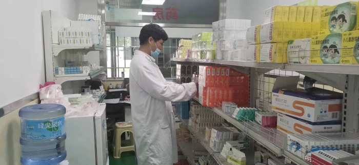 貴州省六盤(pán)水市盤(pán)州市?；l(xiāng)衛(wèi)生院胡盛工作照