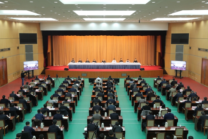 奮進(jìn)新征程 建功新時(shí)代