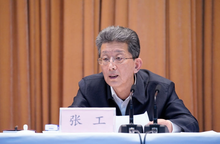 奮進(jìn)新征程 建功新時(shí)代  