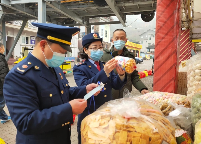 圖為檢查現(xiàn)場。