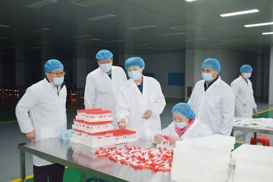 新疆維吾爾自治區(qū)藥監(jiān)局開(kāi)展藥品監(jiān)管工作調(diào)研。