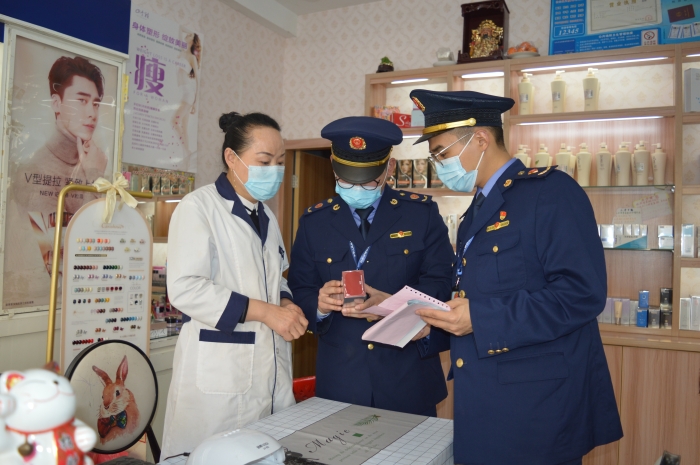 圖為檢查現(xiàn)場。