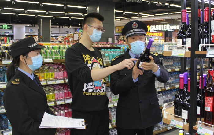 圖為檢查現(xiàn)場。