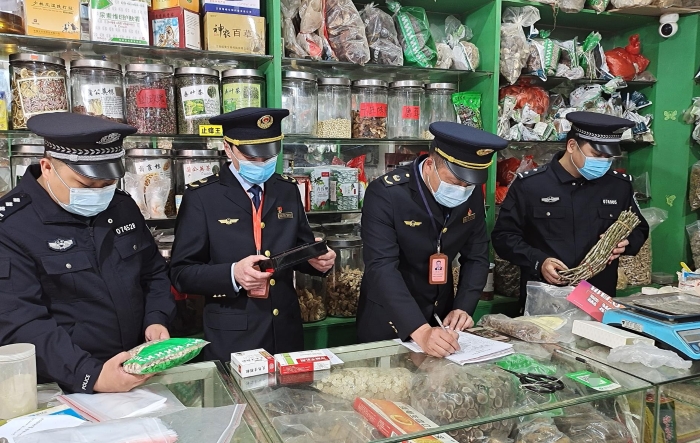 圖為檢查現(xiàn)場。