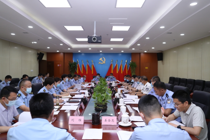 圖為新疆維吾爾自治區(qū)藥品行政執(zhí)法與刑事司法銜接工作聯(lián)席會(huì)議2022年第一次會(huì)議現(xiàn)場(chǎng)。