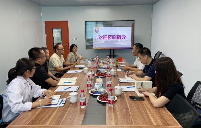 服務(wù)小分隊(duì)在辰光制藥召開(kāi)座談會(huì)