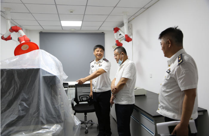 黑龍江省藥監(jiān)局藥品注冊(cè)管理處聯(lián)合省藥品檢驗(yàn)研究院赴黑河市藥檢中心考察