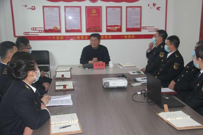 黑龍江省藥監(jiān)局黨組成員、副局長王鐵寒到綜合執(zhí)法監(jiān)督局檢查指導(dǎo)工作