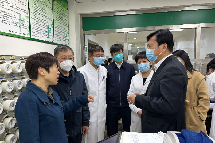 圖為調(diào)研組調(diào)研藥物臨床試驗機構(gòu)質(zhì)量體系運行情況。（葉陽歡攝）