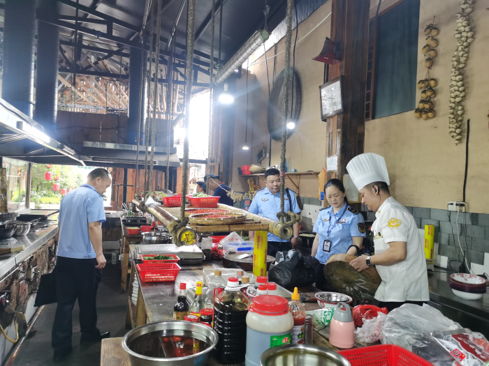 株洲：開展飛行檢查推動食品安全“兩個責(zé)任”落細(xì)落實