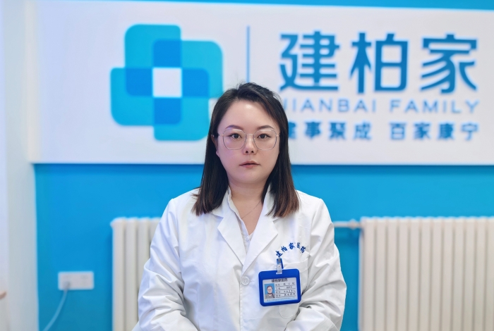 黑龍江省-黑龍江建柏家醫(yī)藥連鎖有限責(zé)任公司-孫心培6寸工作照