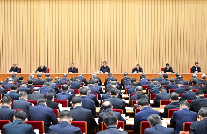 10月30日至31日，中央金融工作會(huì)議在北京舉行。中共中央總書記、國家主席、中央軍委主席習(xí)近平出席會(huì)議并發(fā)表重要講話。李強(qiáng)、趙樂際、王滬寧、蔡奇、丁薛祥、李希出席會(huì)議。新華社記者 燕雁 攝