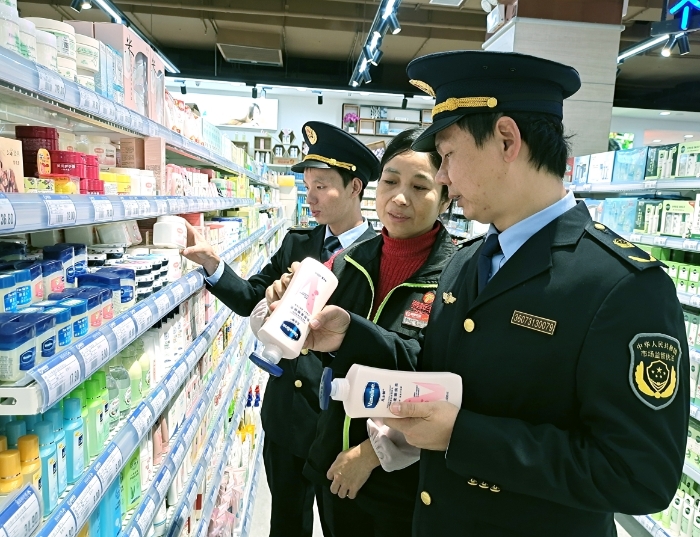 圖為檢查現場。