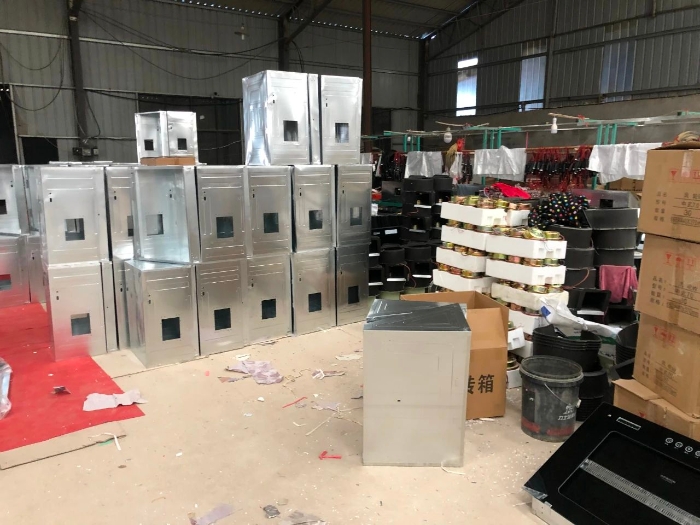 偽劣吸油煙機(jī)、燃?xì)庠钌a(chǎn)窩點(diǎn)