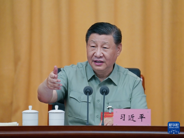 6月17日至19日，中央軍委政治工作會(huì)議在陜西延安召開。中共中央總書記、國家主席、中央軍委主席習(xí)近平出席會(huì)議并發(fā)表重要講話。這是17日下午，習(xí)近平發(fā)表重要講話。新華社記者 李剛 攝