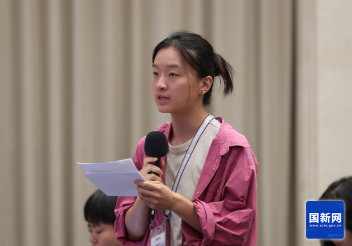 中國(guó)日?qǐng)?bào)記者提問(wèn)（劉健 攝）