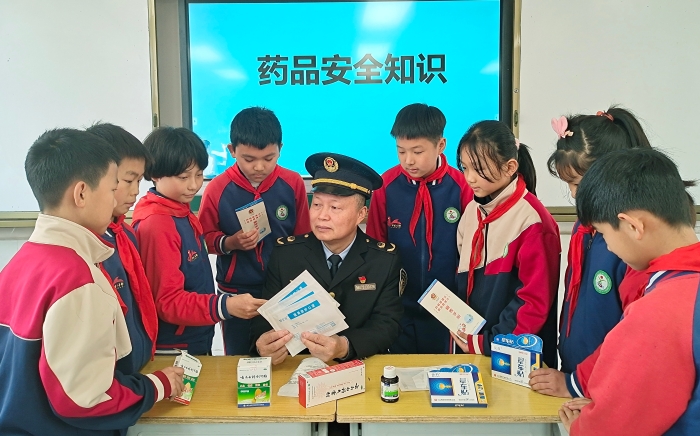 江西于都：安全用藥知識進(jìn)校園 (1)
