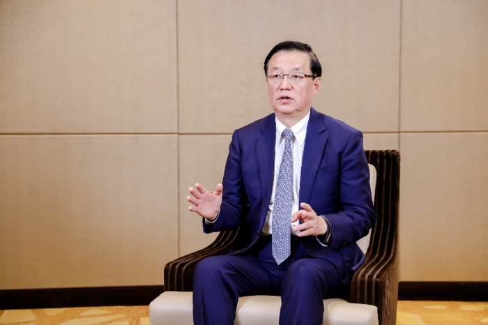 圖為南方醫(yī)科大學(xué)南方醫(yī)院感染內(nèi)科主任 侯金林