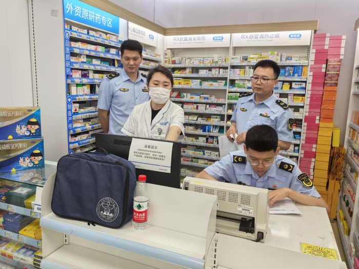 天津市藥監(jiān)局第三監(jiān)管辦聯(lián)合六個區(qū)市場監(jiān)管局深入實施藥品監(jiān)管“清源”行動02