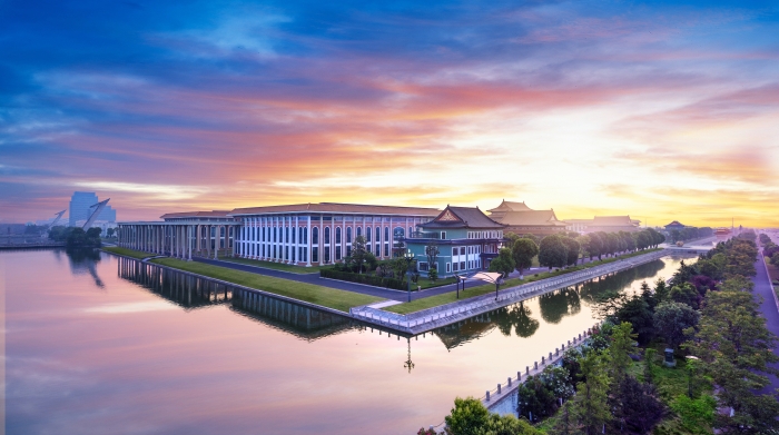 揚(yáng)子江藥業(yè)始終堅(jiān)持綠色、可持續(xù)發(fā)展理念，圖為集團(tuán)廠區(qū)一角。